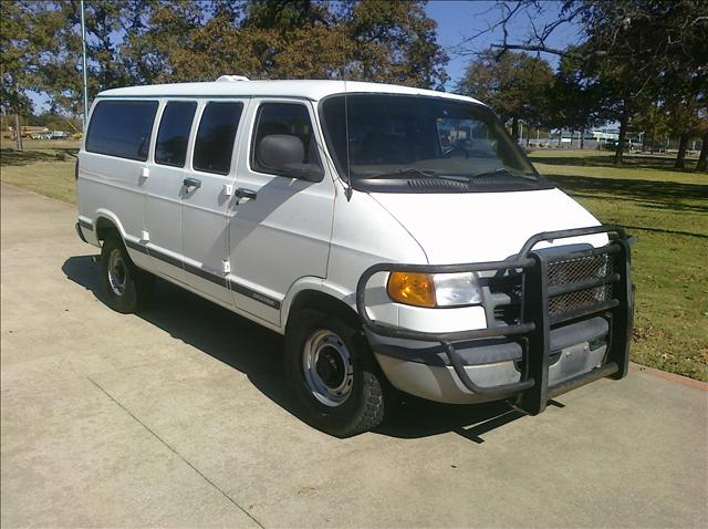 Dodge Ram Van 1999 photo 3