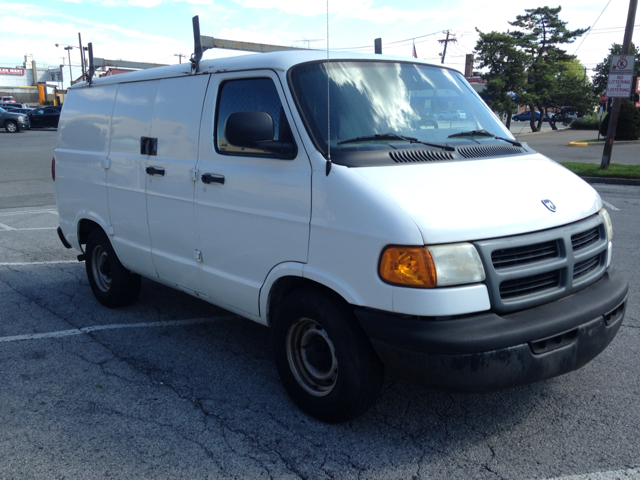 Dodge Ram Van 1999 photo 2