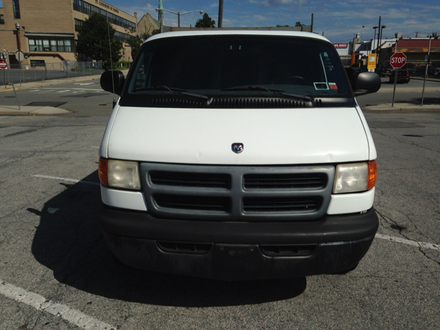 Dodge Ram Van 1999 photo 3