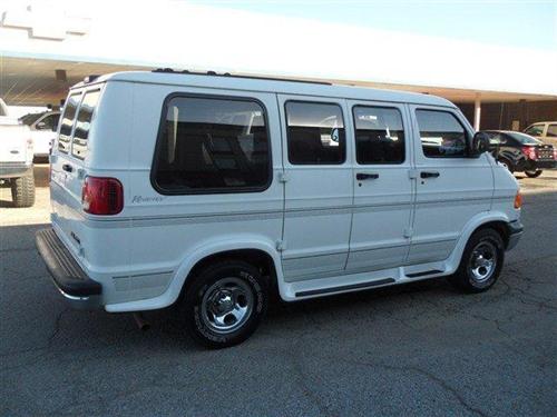 Dodge Ram Van 1999 photo 2