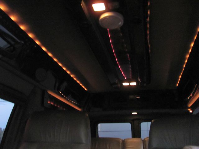 Dodge Ram Van 2000 photo 4