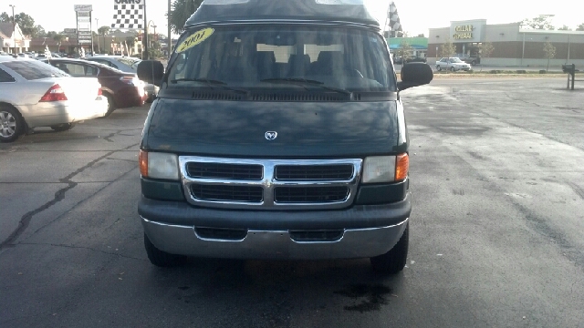 Dodge Ram Van 2001 photo 4