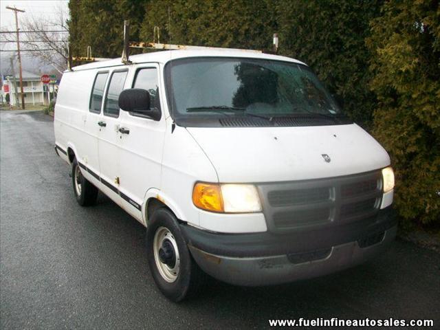 Dodge Ram Van 2001 photo 3