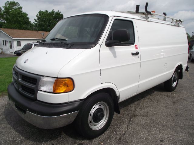 Dodge Ram Van 2001 photo 7