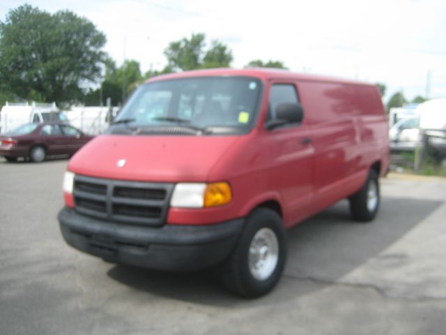 Dodge Ram Van 2001 photo 2