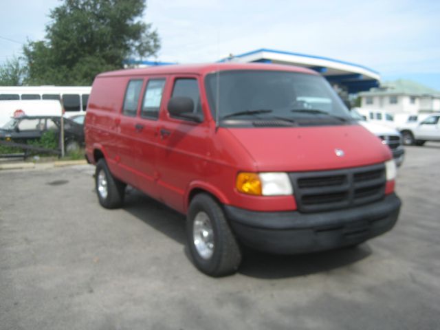 Dodge Ram Van 2001 photo 4