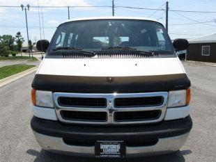 Dodge Ram Van 2001 photo 1