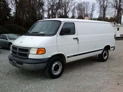 Dodge Ram Van 2001 photo 1