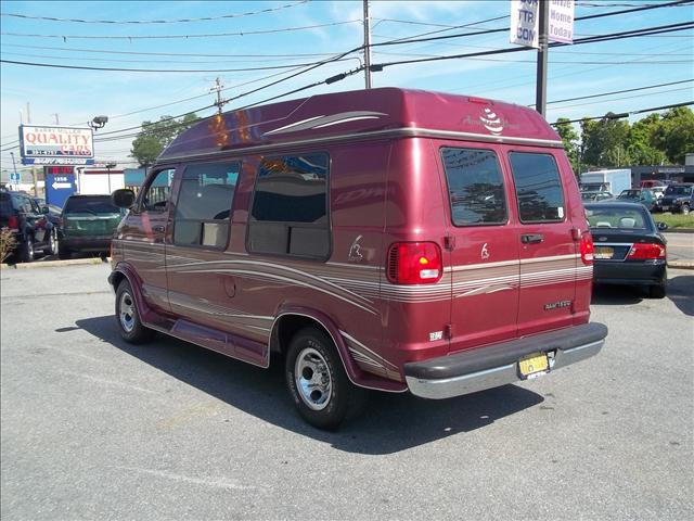 Dodge Ram Van 2001 photo 3