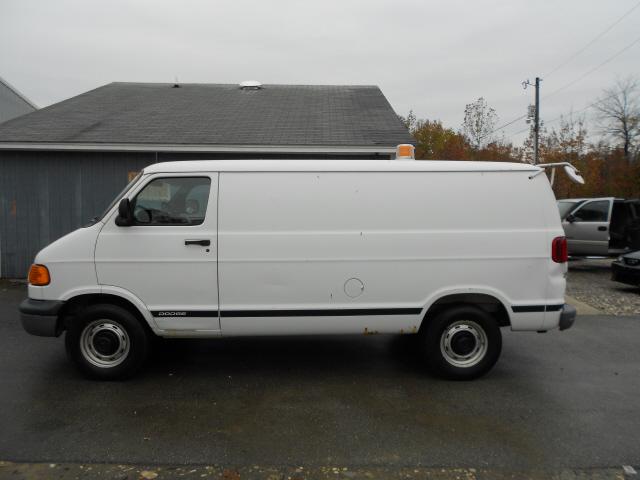 Dodge Ram Van 2001 photo 1