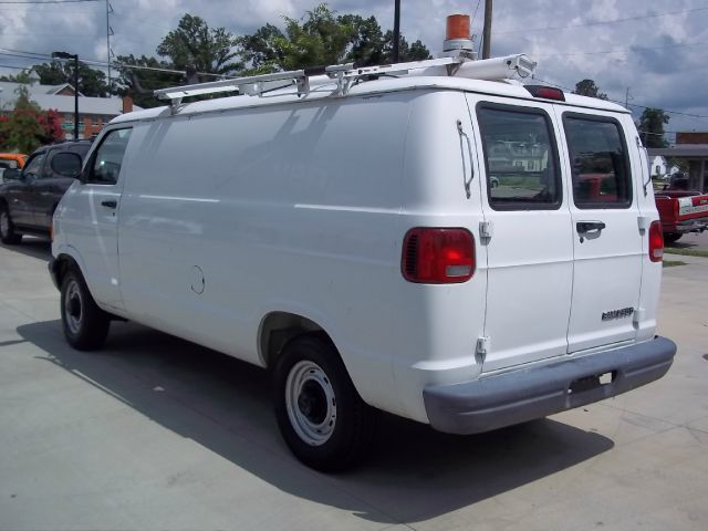 Dodge Ram Van 2001 photo 1