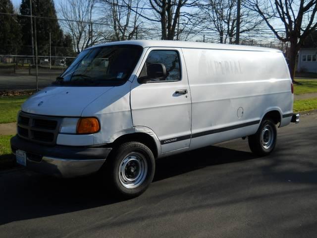 Dodge Ram Van 2001 photo 3