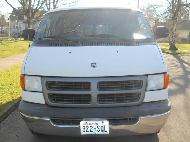 Dodge Ram Van 2001 photo 5