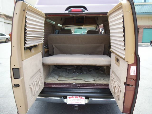 Dodge Ram Van 2002 photo 19