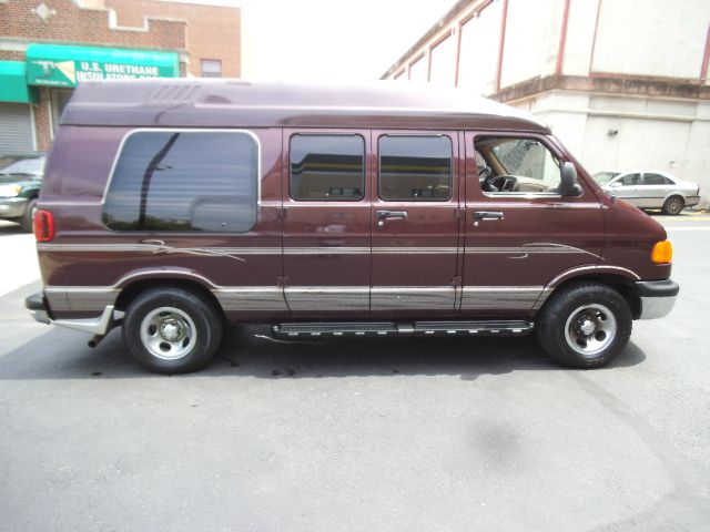 Dodge Ram Van 2002 photo 23