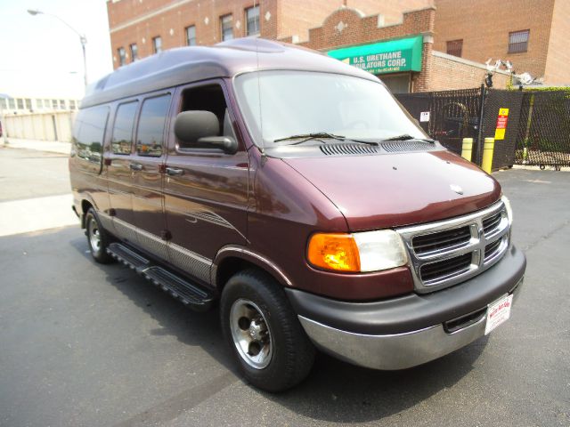 Dodge Ram Van 2002 photo 26