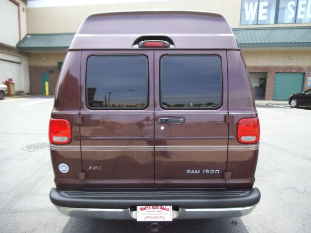 Dodge Ram Van 2002 photo 27