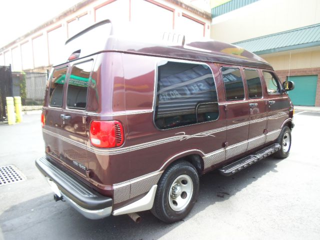 Dodge Ram Van 2002 photo 5