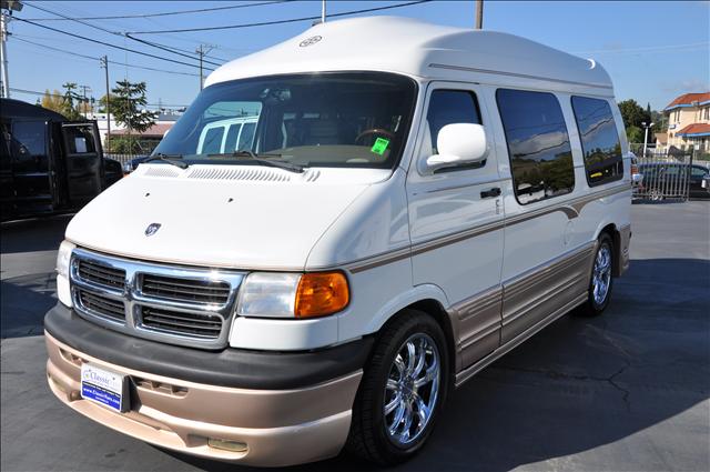 Dodge Ram Van 4dr Sdn SE Base Passenger Van