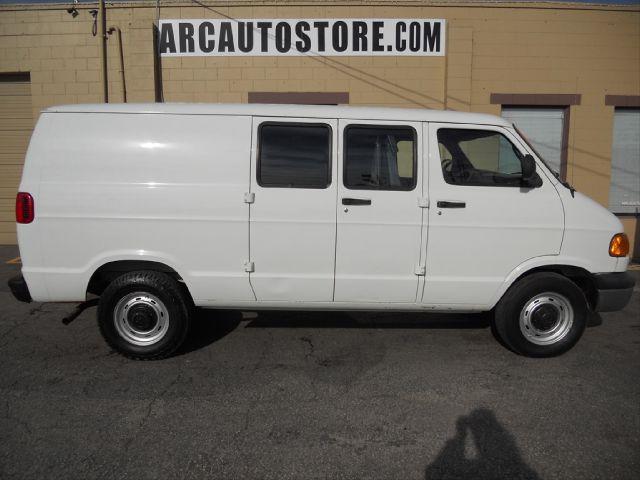 Dodge Ram Van 2002 photo 3