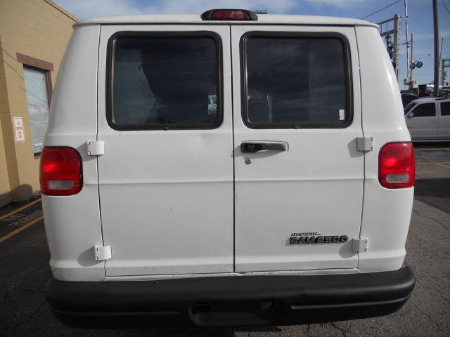 Dodge Ram Van 2002 photo 5