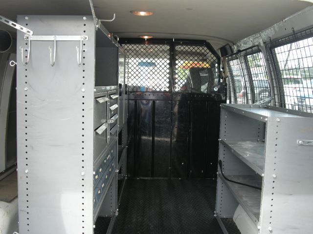 Dodge Ram Van 2002 photo 1