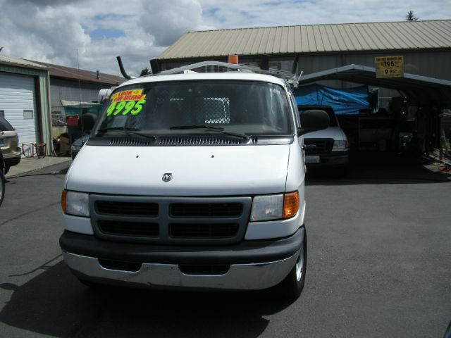 Dodge Ram Van 2002 photo 6