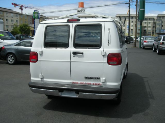 Dodge Ram Van 2002 photo 8