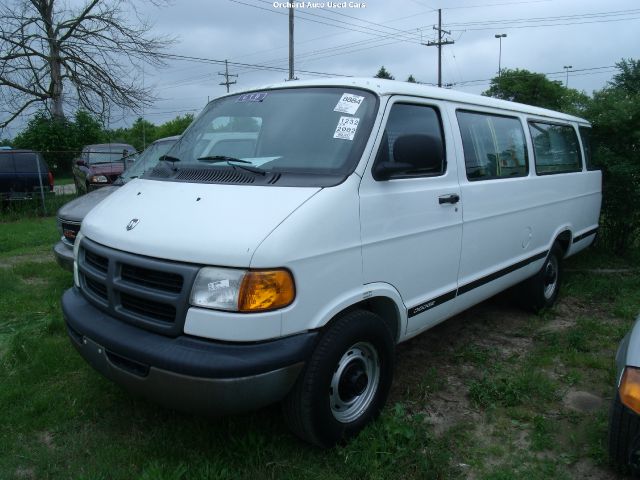 Dodge Ram Van 2002 photo 7