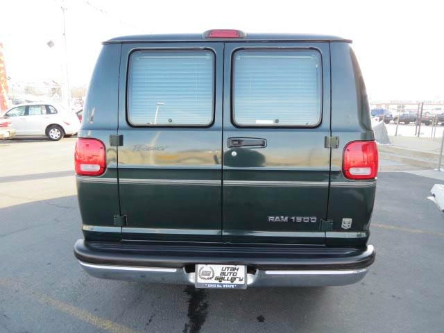 Dodge Ram Van 2002 photo 17