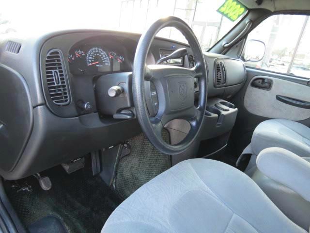 Dodge Ram Van 2002 photo 6