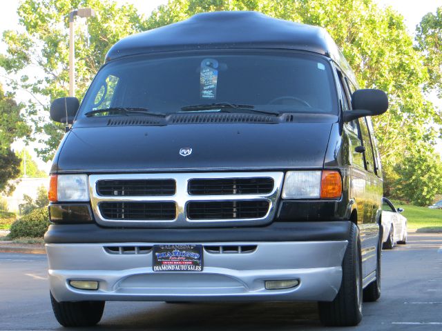 Dodge Ram Van 2002 photo 3