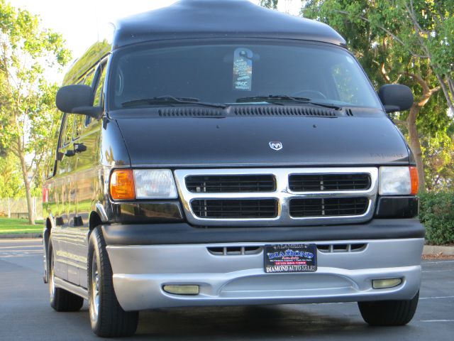 Dodge Ram Van 2002 photo 4