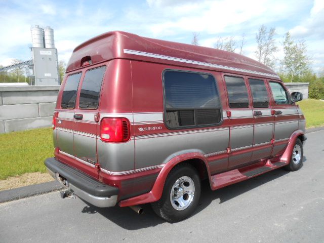 Dodge Ram Van 2002 photo 9