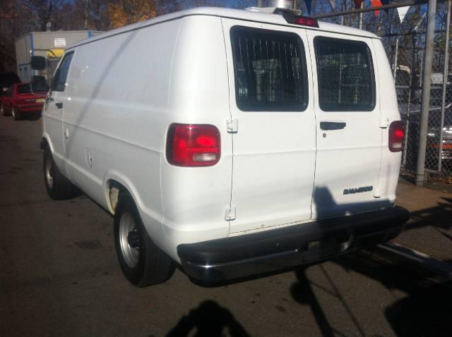 Dodge Ram Van 2002 photo 3