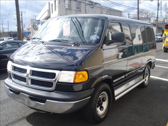 Dodge Ram Van Supercrew-short-king Ranch-4wd-sunroof-6 CD-1 OWNE Passenger Van