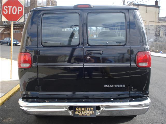 Dodge Ram Van 2003 photo 4