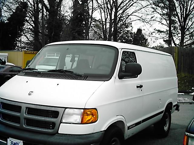 Dodge Ram Van 2003 photo 1