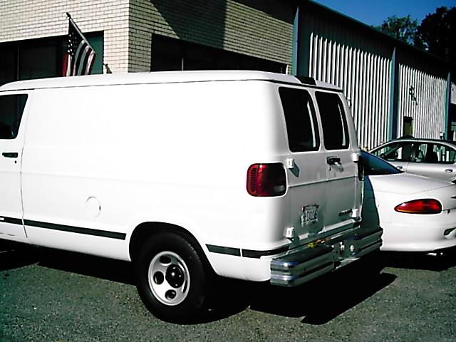 Dodge Ram Van 2003 photo 3