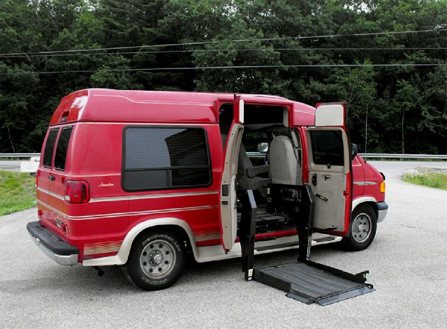 Dodge Ram Van 2003 photo 4