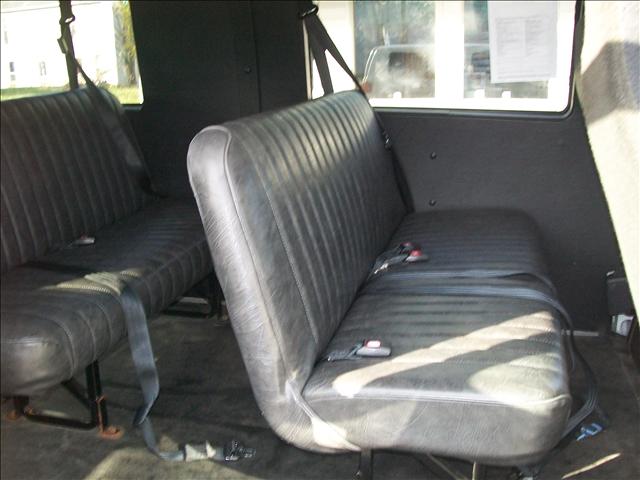 Dodge Ram Van 2003 photo 4