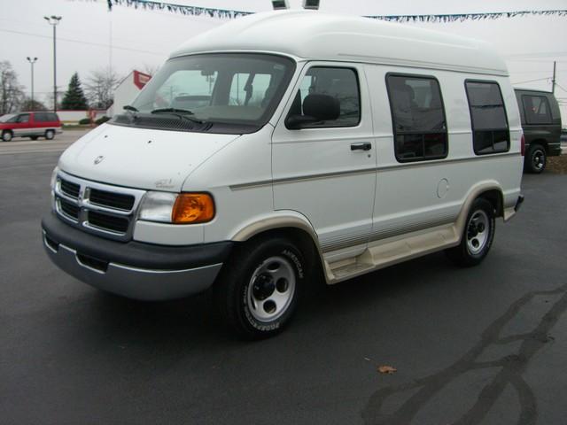 Dodge Ram Van 2003 photo 4