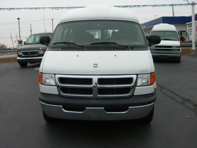 Dodge Ram Van 2003 photo 5