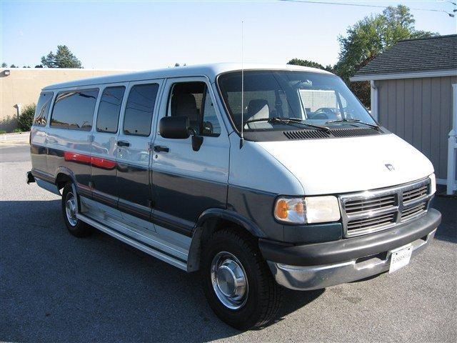 Dodge Ram Wagon SLT Passenger Van