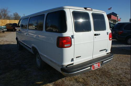 Dodge Ram Wagon 2001 photo 1