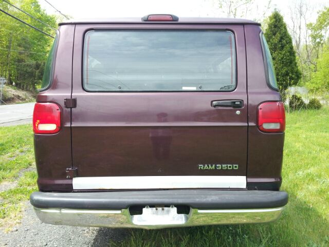 Dodge Ram Wagon 2002 photo 12