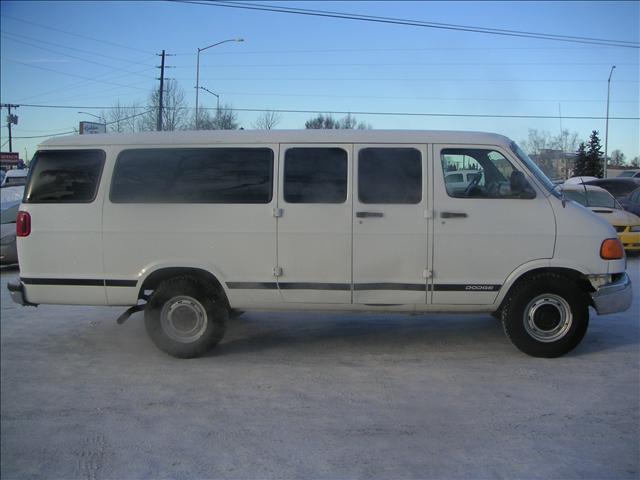 Dodge Ram Wagon 2002 photo 5