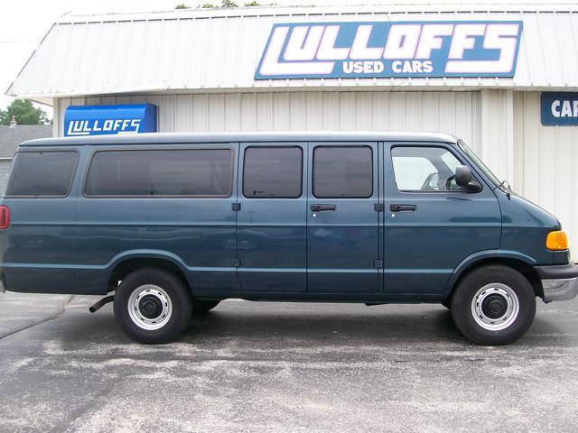 Dodge Ram Wagon 225 Convertible Passenger Van