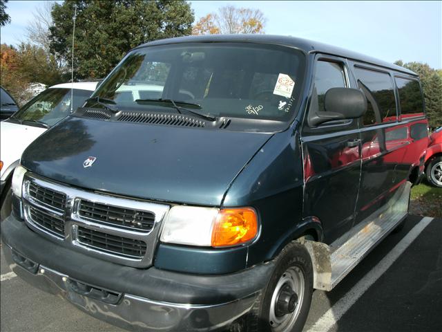 Dodge Ram Wagon 1500 LT 4WD Passenger Van