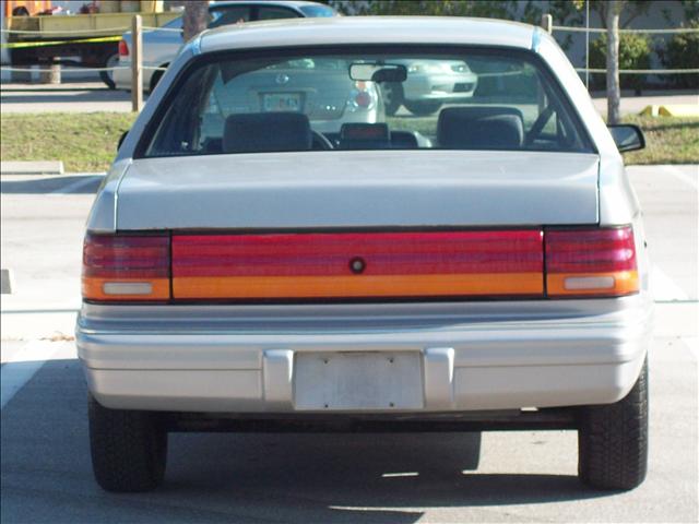 Dodge Spirit 1994 photo 3